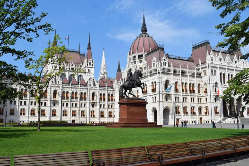 Cosy Apartment Just Next To Parliament Budapest Exterior foto